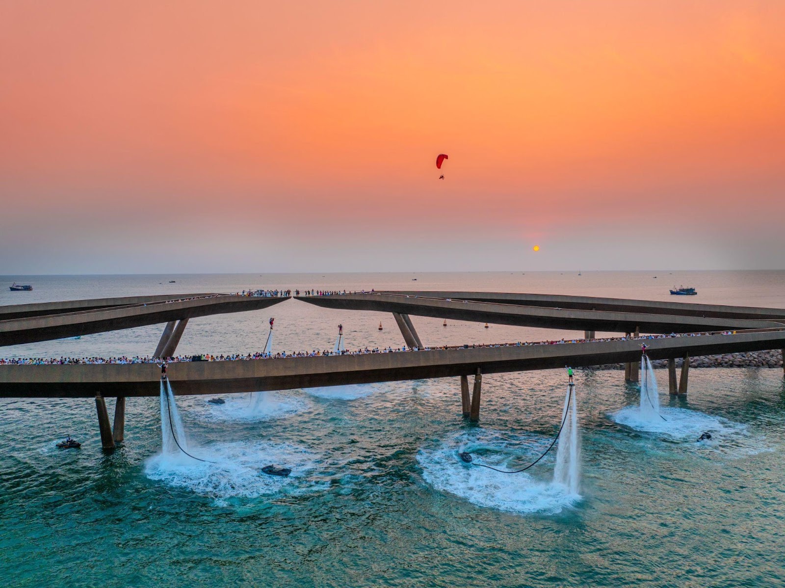 Awaken Sea Phú Quốc: Show diễn trên biển khiến khán giả nán lại đến phút cuối